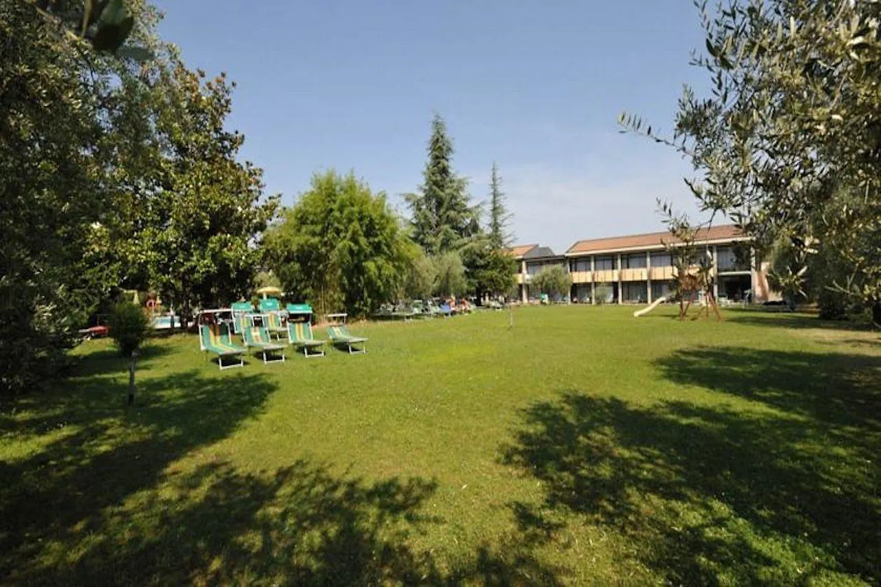 Park Hotel Oasi Garda  4*, Garda (Verona)